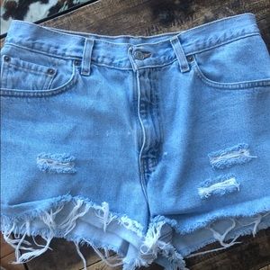 Boyfriend Fit Vintage Levi Cut-offs